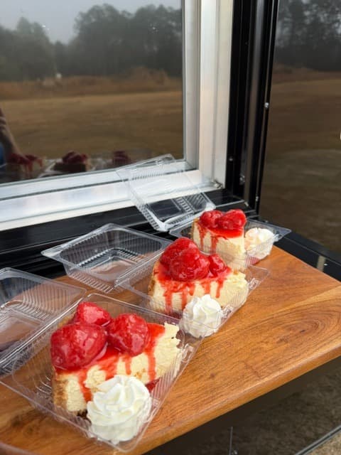 Fruit-topped cheesecake